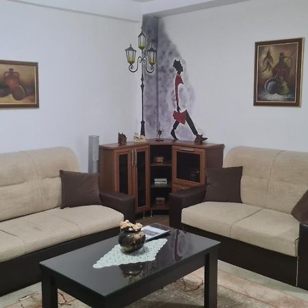 Ivana'S Apartment Bitola Buitenkant foto